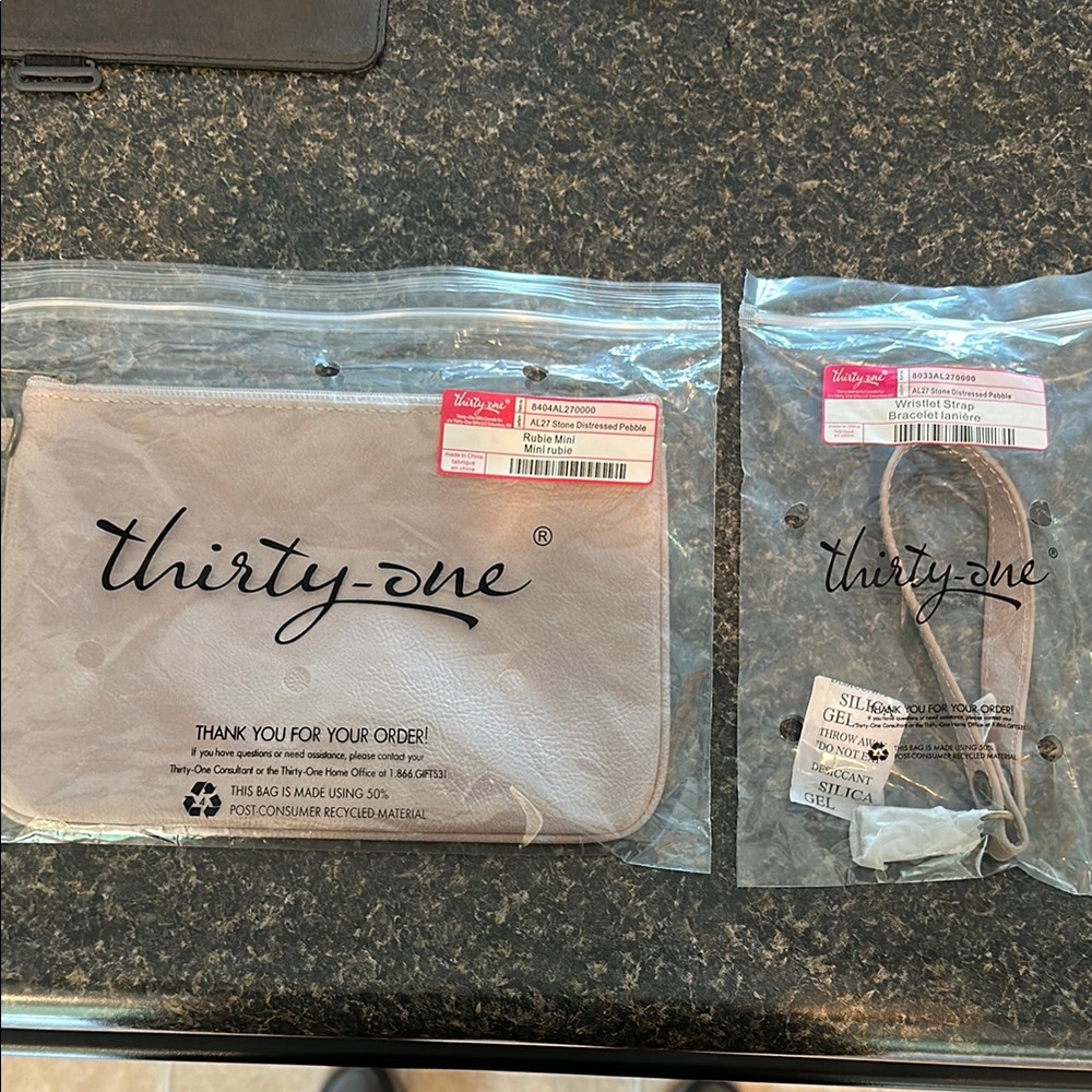 Thirty-One Mauve Wristlet and Strap Set